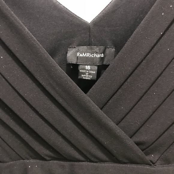 Black evening dress - Picture 2 of 3